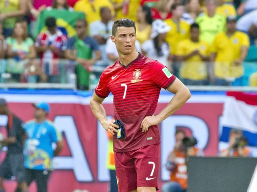 Cristiano Ronaldo (Bồ Đào Nha) 