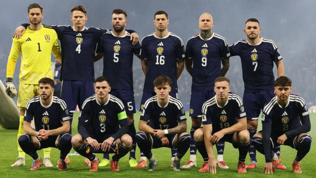 HLV Steve Clarke đang nắm trong tay một thế hệ cầu thủ tài năng, thực dụng, kỷ luẫt. Ảnh: FIFA