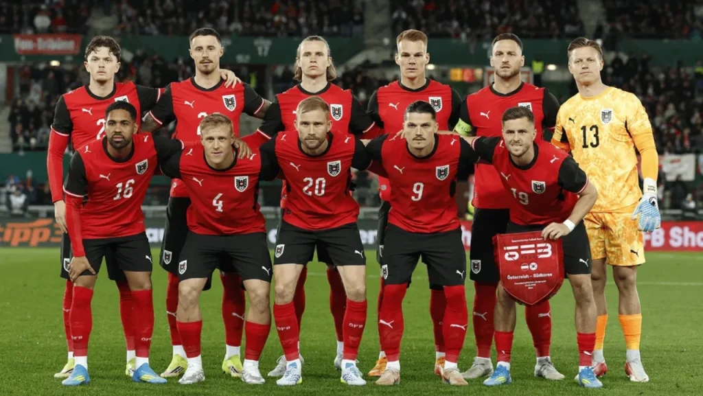Đội tuyển Áo sở hữu lối chơi pressing tầm cao vô cùng hiện đại và khó chịu. Ảnh: FIFA