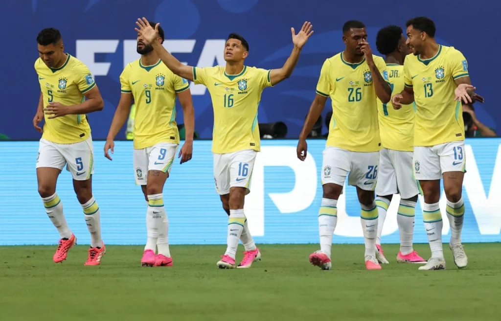 Brazil dẫn đầu bảng C với 7 điểm, tiến thẳng vào vòng 32 đội. Ảnh: FIFA