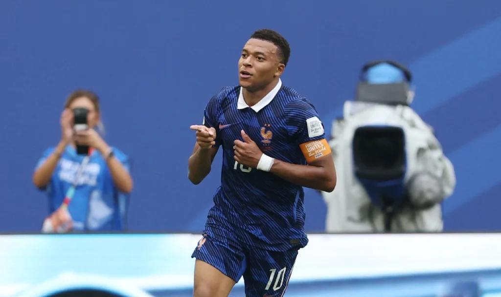 Kylian Mbappé – Pháp