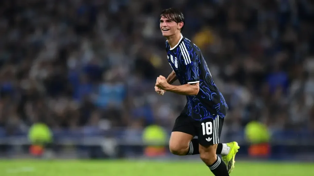 Tiền vệ: Nico Paz (Argentina)